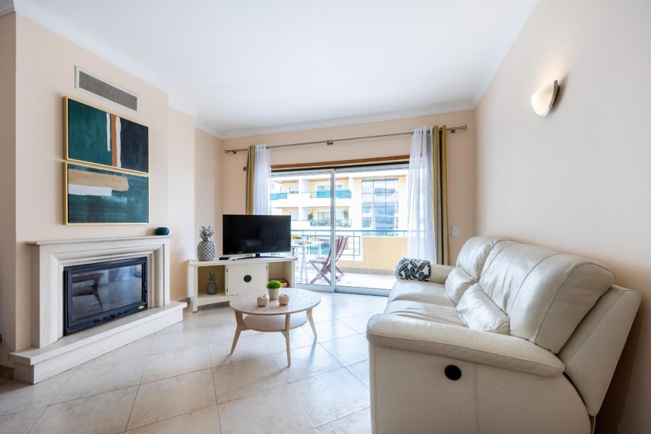 Uptown Lovers Apartment By Seewest Lagos Exterior photo